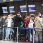 В аэропортах Москвы задерживают рейсы